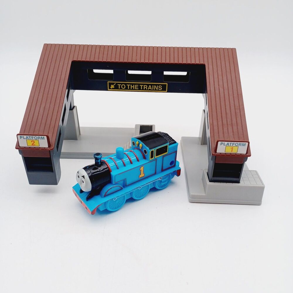 2011 Thomas The Tank Engine And Train Station Playset